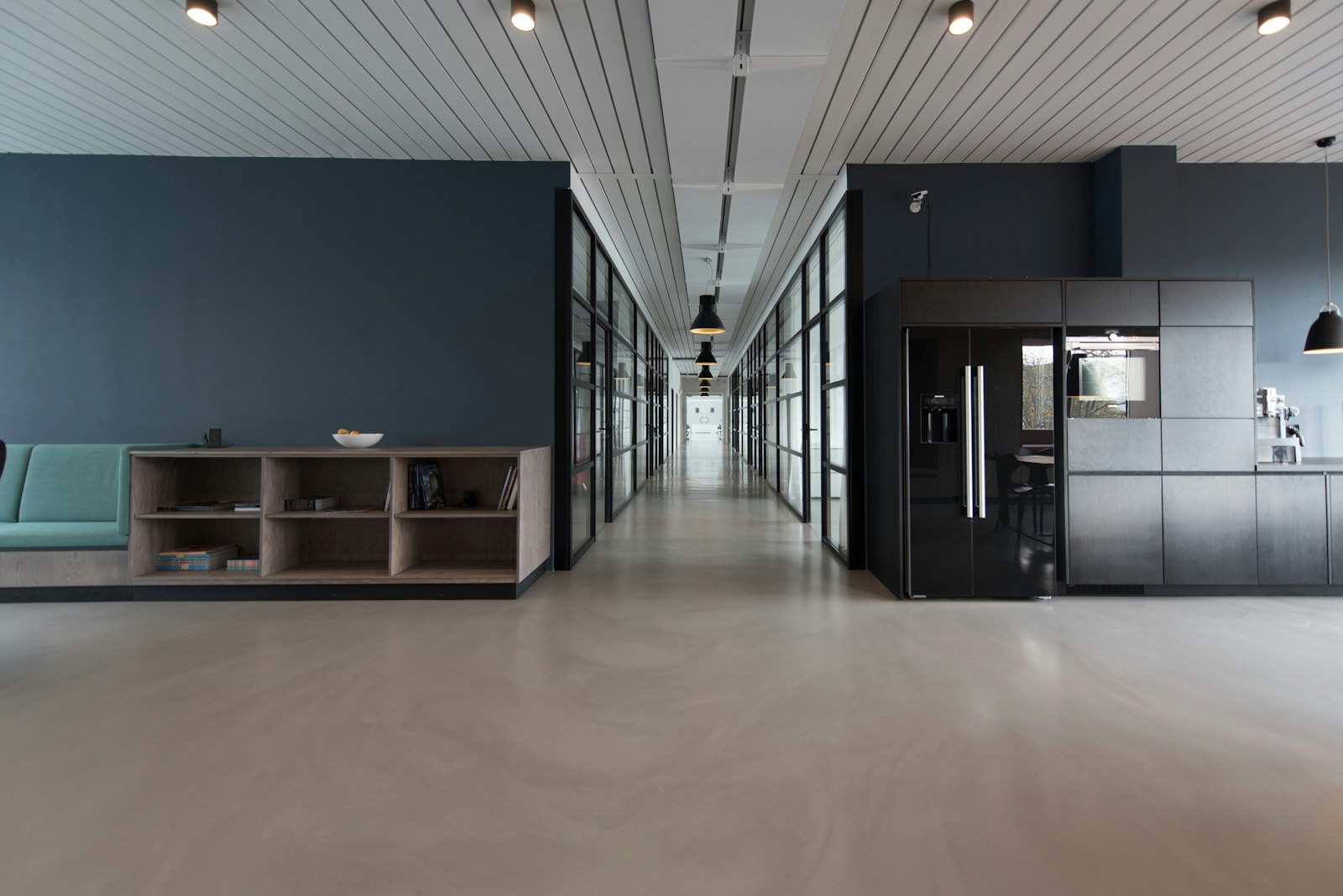 Espace de travail lumineux des bureaux de Gallium